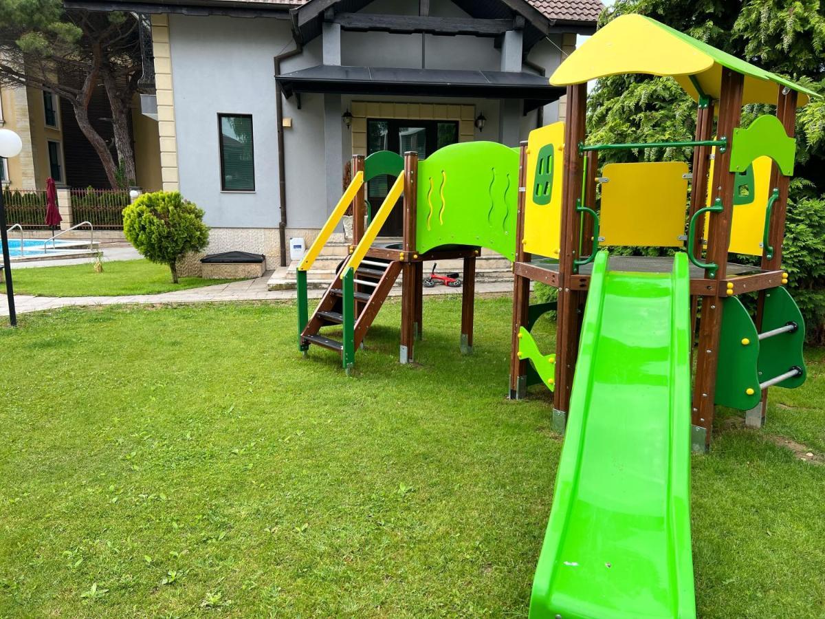 Family Hotel Paradise Saints Constantine and Helena Екстер'єр фото