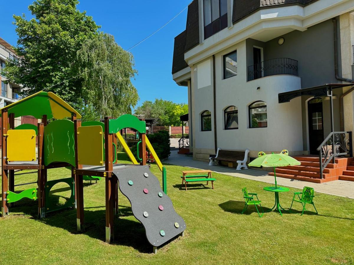 Family Hotel Paradise Saints Constantine and Helena Екстер'єр фото